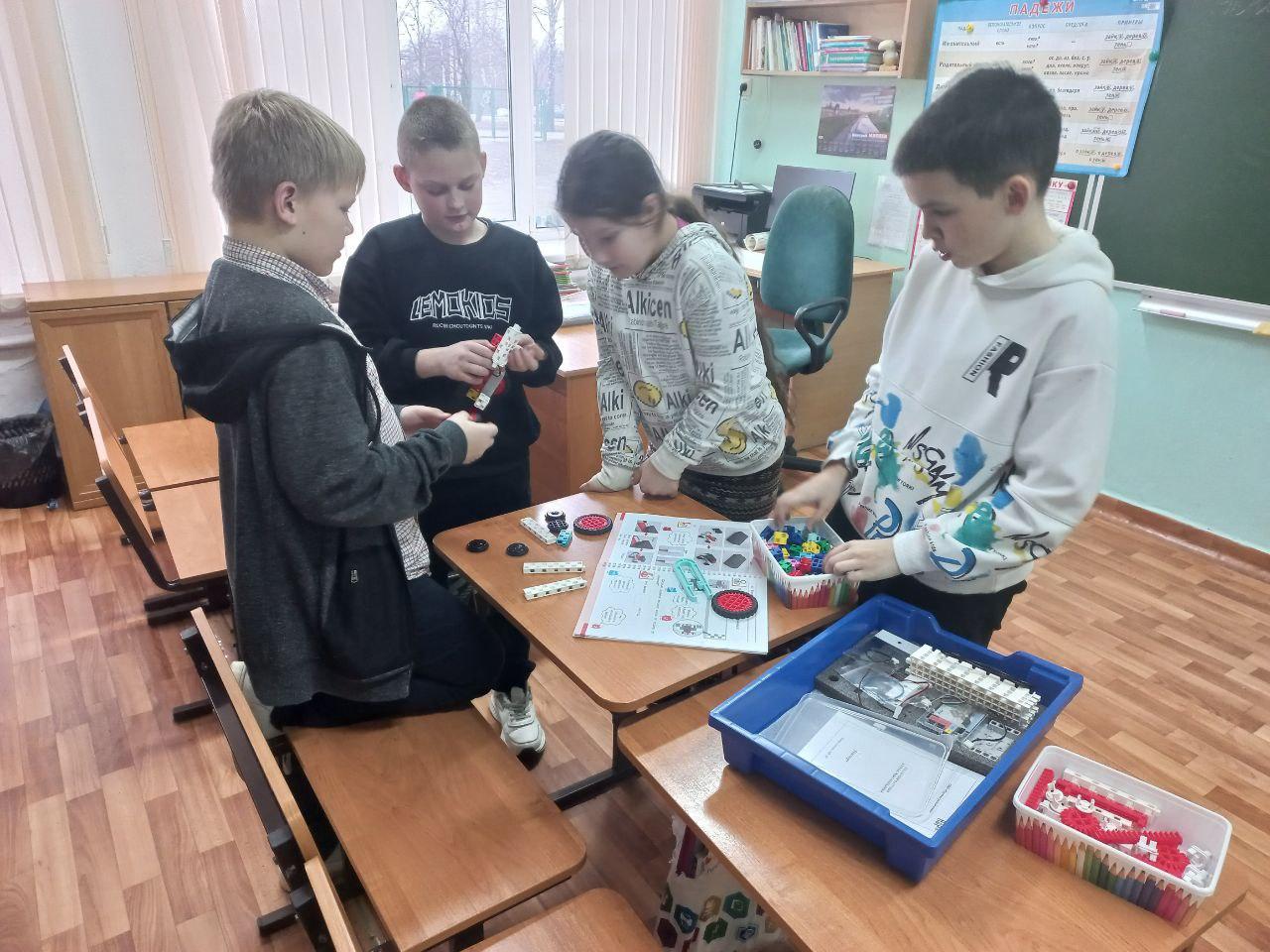 Робототехника Робототехника.